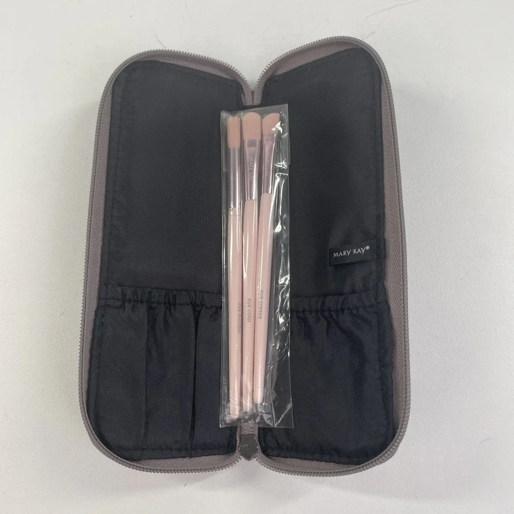 Mary Kay 4pc Eye Brush Set ~ 1. Eye Color, 1. Eye Crease, 1. Eye Blender, 1. Bag